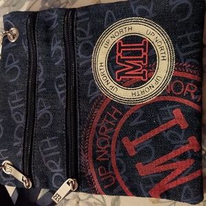 Cross body purse up north mi